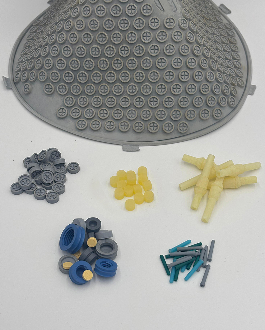 Vulcanisation and blanking moulds for the pharmaceutical industry